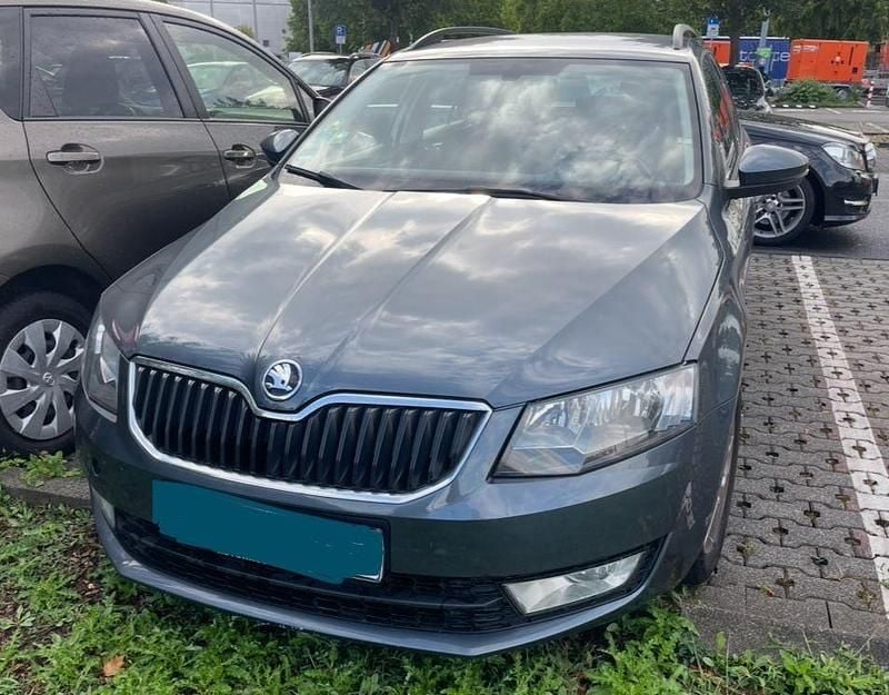 Grau Gebraucht 2015 Skoda Octavia Solution Kombi | 6.290 € (Superpreis) - Bild 1/4