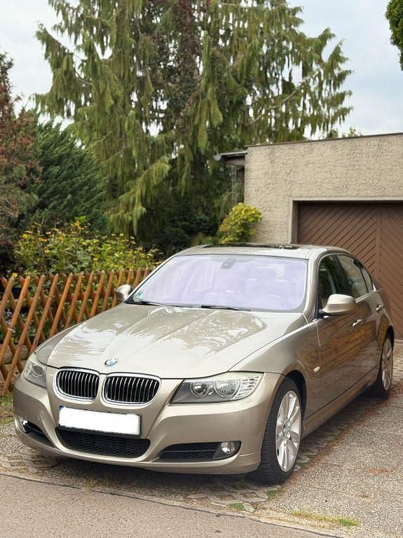 Gold Gebraucht 2010 BMW 330 Limousine | 8.490 € (Fairer Preis) - Bild 1/4