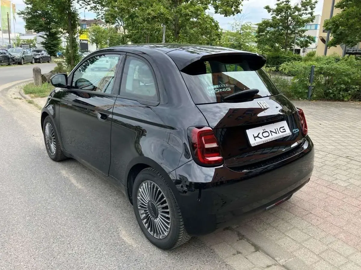 Gebraucht Fiat 500e Icon 86 kW (118 PS) 2022 Schwarz Kleinwagen
