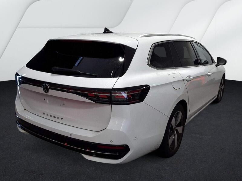 Gebraucht VW Passat Elegance 150 PS (110 kW) 2024 Weiß Kombi