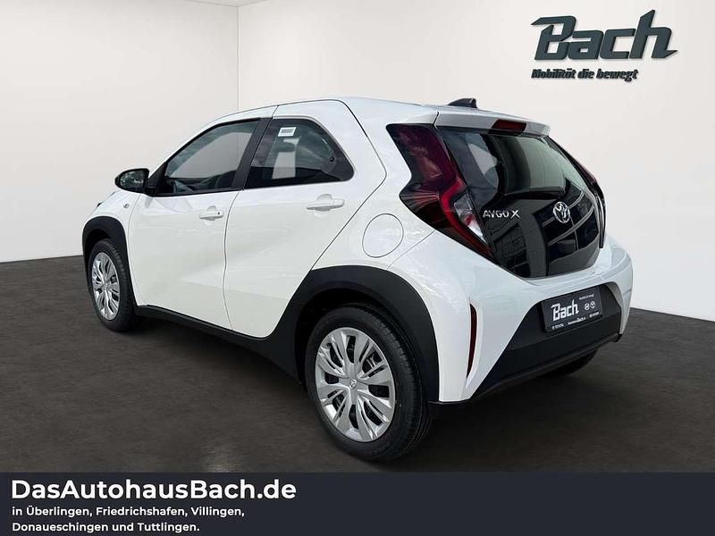 Neu Toyota Aygo X Play 72 PS (52 kW) 2026 Weiß SUV