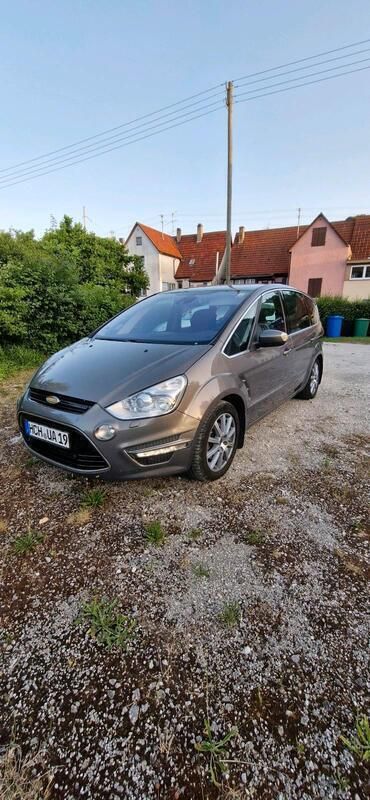 Grau Gebraucht 2011 Ford S-MAX S Van / Kleinbus | 4.500 € - Bild 1/4