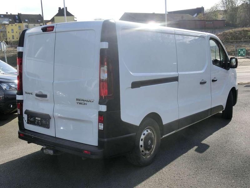 Gebraucht Renault Trafic 145 PS (106 kW) 2018 Weiß Van / Kleinbus
