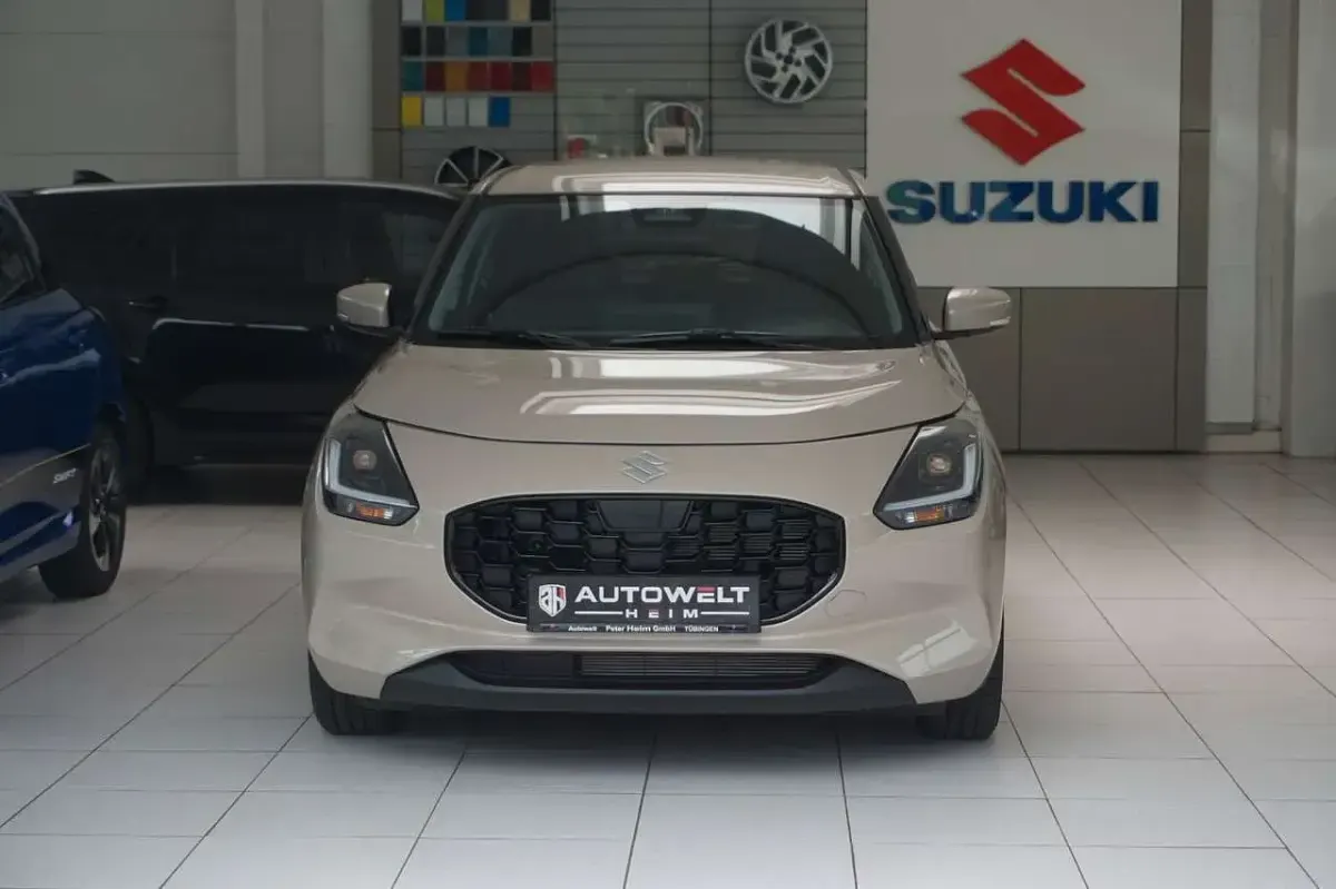 Neu Suzuki Swift Comfort+ 83 PS (61 kW) 2025 Beige Kleinwagen