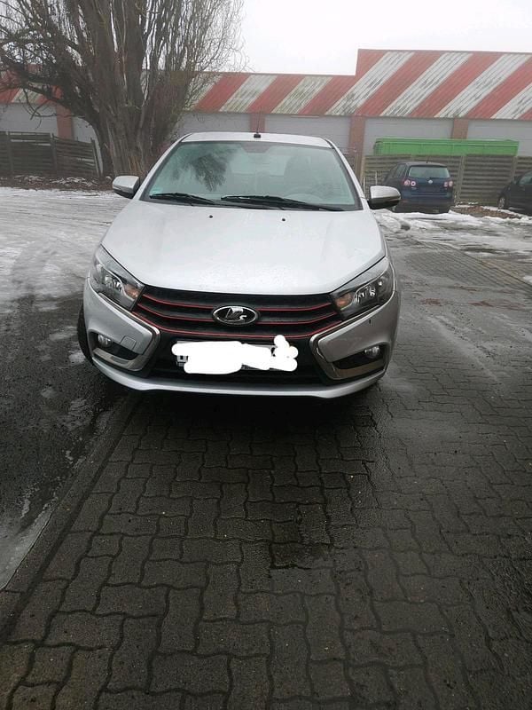 Gebraucht Lada Vesta 106 PS (77 kW) 2017 Limousine