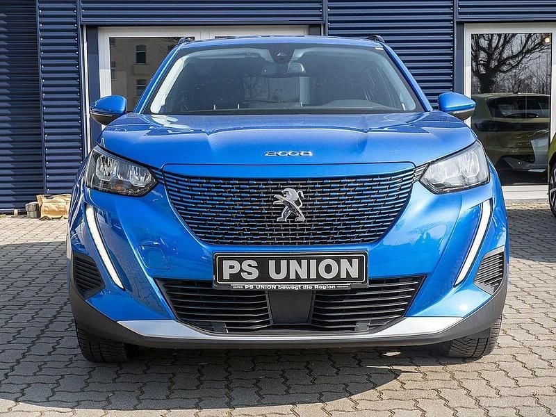 Gebraucht Peugeot e-2008 Allure 100 kW (136 PS) 2022 Blau SUV
