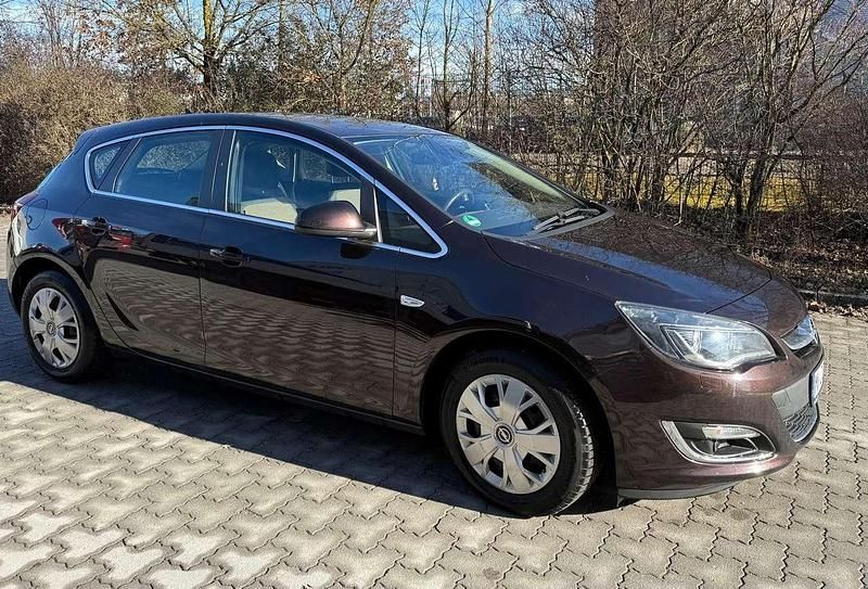Gebraucht Opel Astra Exklusiv 110 PS (80 kW) 2014 Limousine