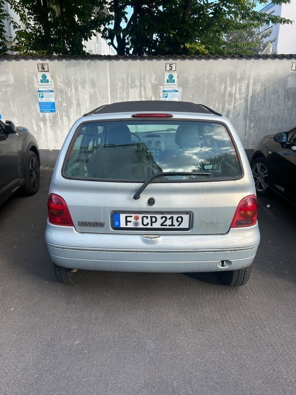 Silber Gebraucht 2004 Renault Twingo Dynamique Kleinwagen | 1.599 € (Fairer Preis) - Bild 1/4