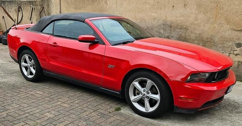Gebraucht Ford Mustang GT 320 PS (235 kW) 2010 Rot Cabrio