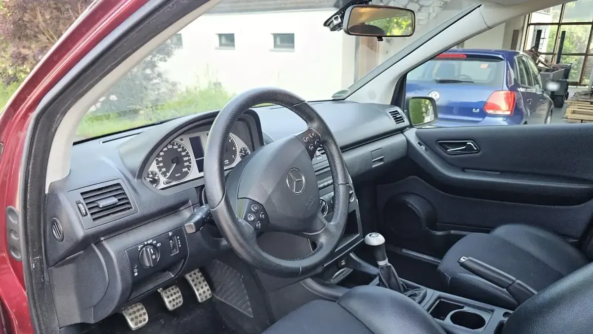 Używany Mercedes A170 115 KM (84 kW) 2008 Czerwony Hatchback