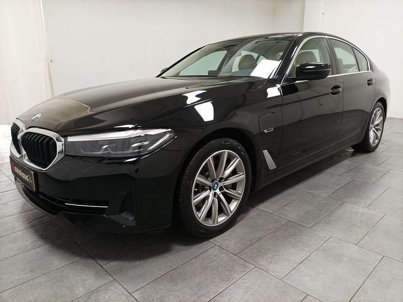 Gebraucht BMW 530e Sport Line 292 PS (214 kW) 2021 Schwarz Limousine