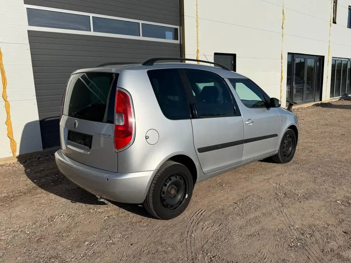 Gebraucht Skoda Roomster Plus Edition 86 PS (63 kW) 2009 Silber Van / Kleinbus