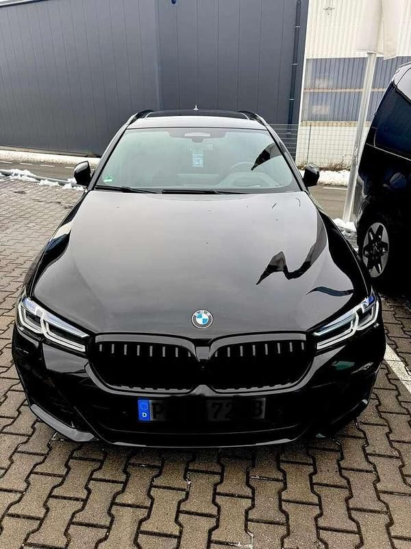 Schwarz Gebraucht 2023 BMW 530 M Sport Kombi | 38.000 € (Superpreis) - Bild 1/4