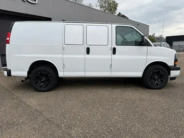 Gebraucht Chevrolet Express 400 PS (294 kW) 2021 Van / Kleinbus