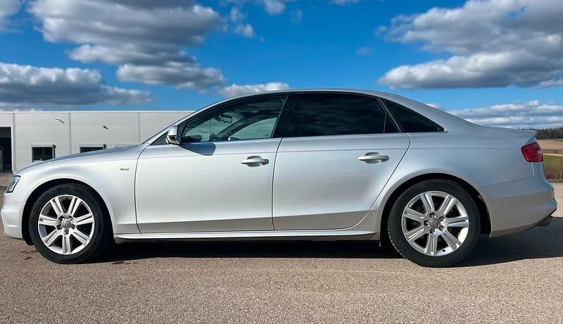Gebraucht Audi A4 S-Line 204 PS (150 kW) 2013 Silber Limousine