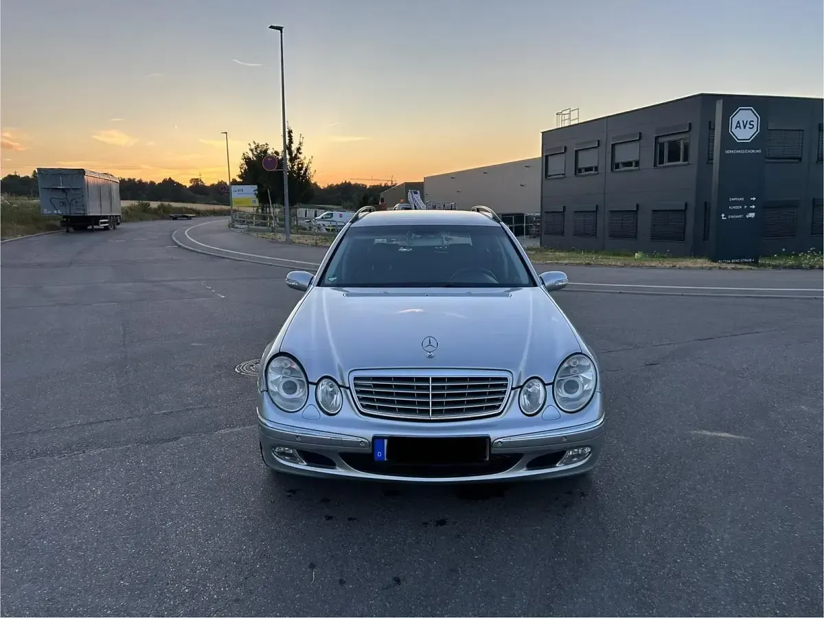 Gebraucht Mercedes E200 163 PS (119 kW) 2004 Silber Kombi