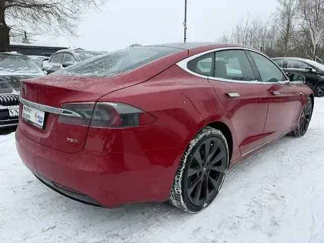 Usado Tesla Model S Performance 231 kW (315 CV) 2018 Rojo Utilitario