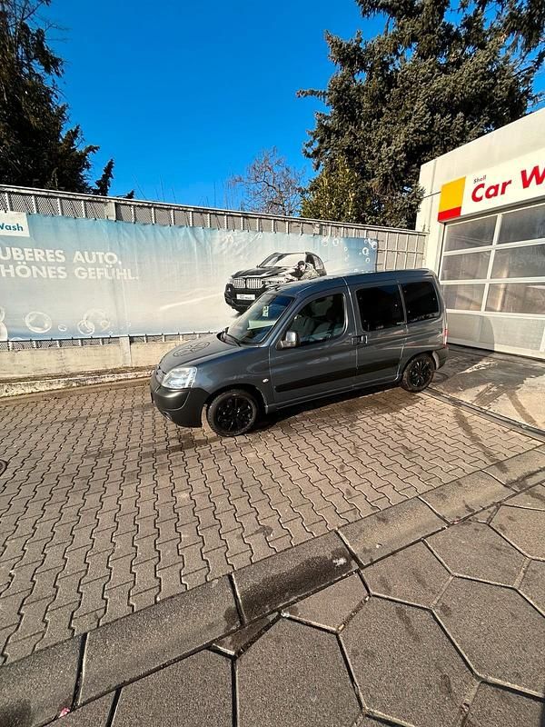Grau Gebraucht 2006 Citroën Berlingo Van / Kleinbus | 2.900 € (Fairer Preis) - Bild 1/4