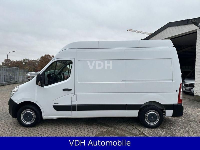 Gebraucht Opel Movano 131 PS (96 kW) 2018 Weiß Van