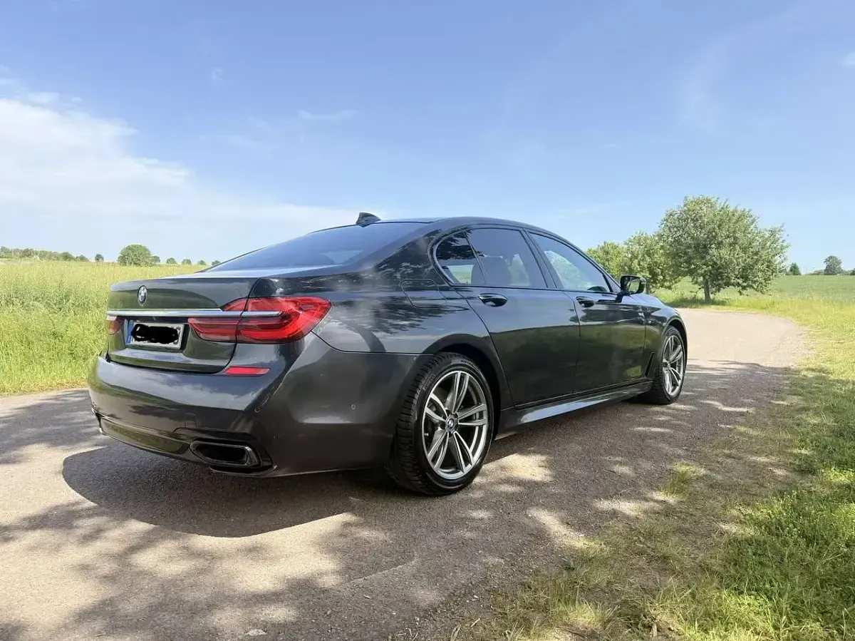 Gebraucht BMW 740 M Sport 320 PS (235 kW) 2019 Grau Limousine