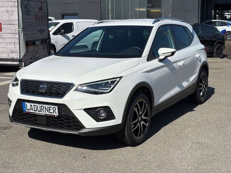 Weiß Gebraucht 2021 Seat Arona XCELLENCE SUV | 19.450 € (Fairer Preis) - Bild 1/4