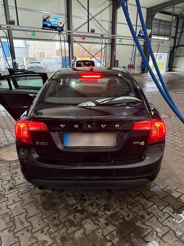 Gebraucht Volvo S60 114 PS (83 kW) 2011 Schwarz Limousine