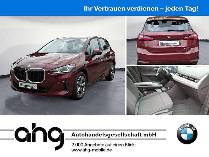 Piemont rot metallic Gebraucht 2024 BMW 216 Van / Kleinbus | 26.320 € (Fairer Preis) - Bild 1/4