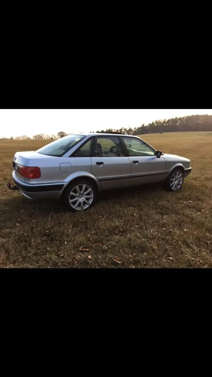 Gebraucht Audi 80 90 PS (66 kW) 1992 Silber Limousine