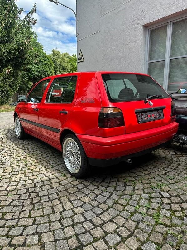 Rot Gebraucht 1996 VW Golf III Kleinwagen | 6.500 € - Bild 1/4