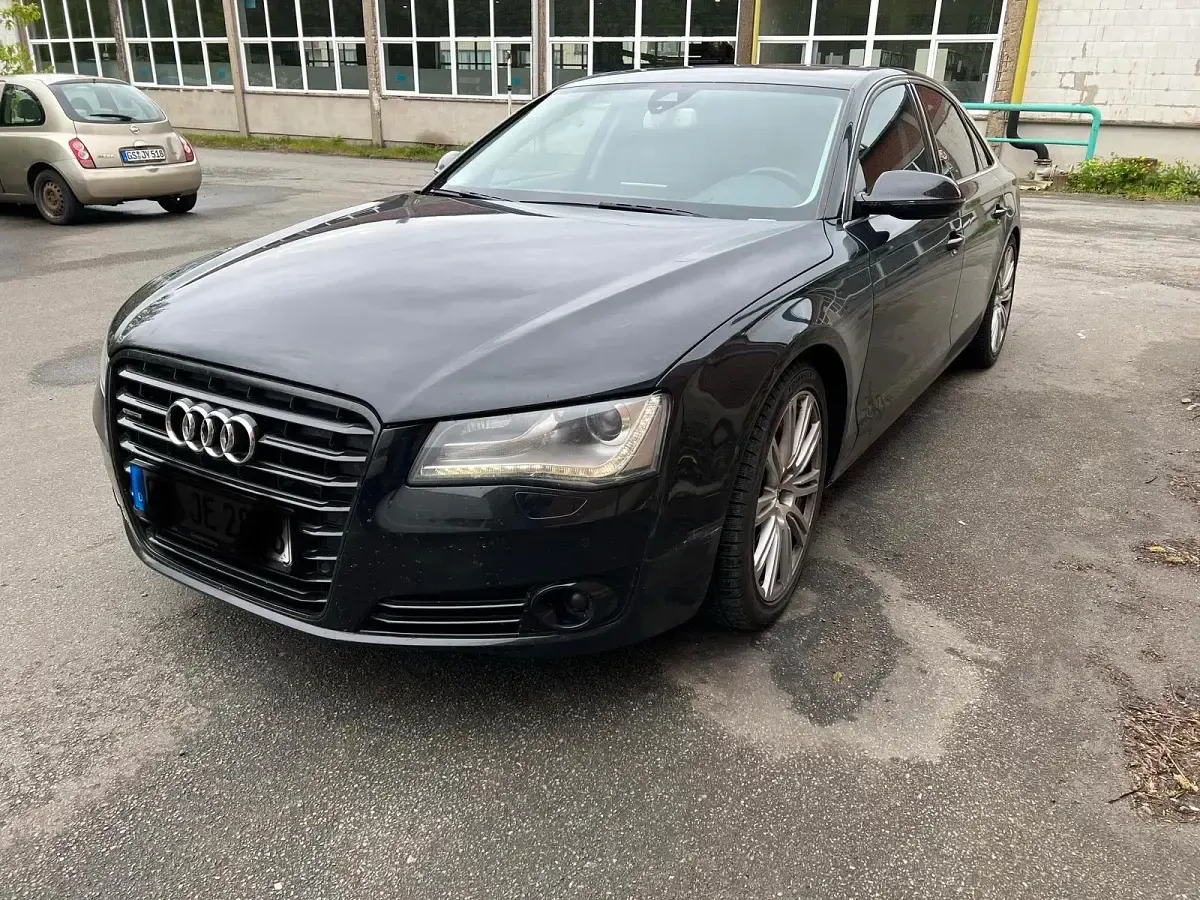 Gebraucht Audi A8 Ambiente 350 PS (257 kW) 2010 Schwarz Limousine