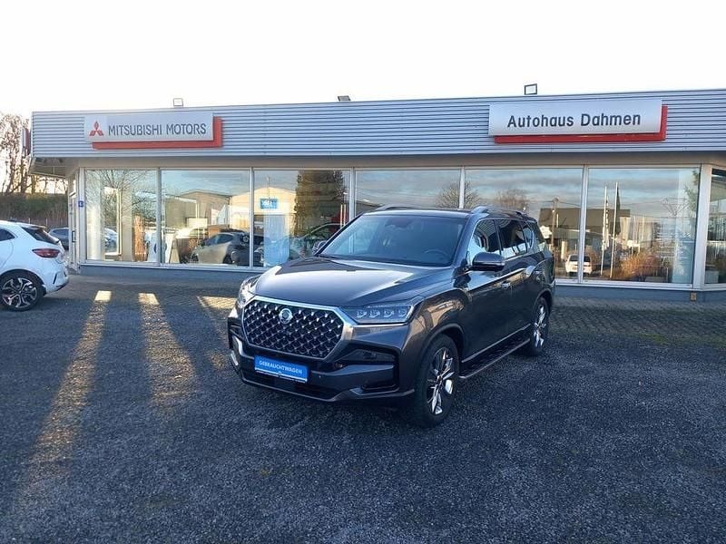 Grau Gebraucht 2022 Ssangyong (KGM) Rexton Sapphire SUV | 34.900 € (Fairer Preis) - Bild 1/4
