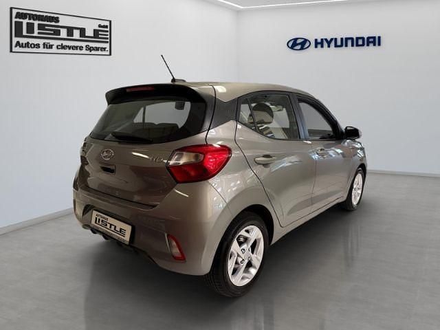 Gebraucht Hyundai i10 Trend 84 PS (61 kW) 2022 Braun Kleinwagen