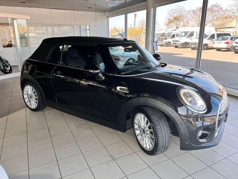 Gebraucht Mini Cooper 136 PS (100 kW) 2018 Schwarz Kleinwagen