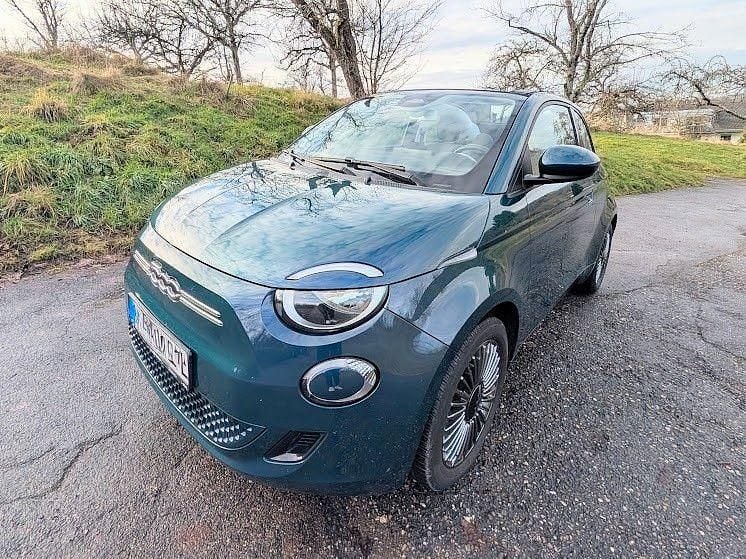 Grün Gebraucht 2022 Fiat 500e Icon Cabrio | 16.300 € (Superpreis) - Bild 1/4