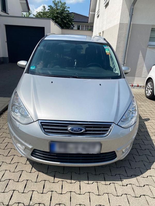 Gebraucht Ford Galaxy Trend 140 PS (102 kW) 2014 Silber Van / Kleinbus