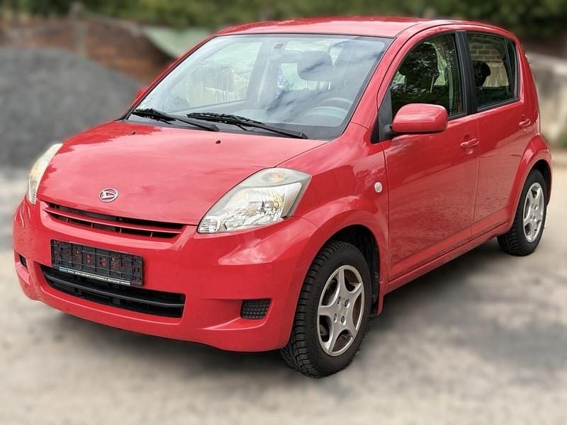 Rot Gebraucht 2008 Daihatsu Sirion Kleinwagen | 2.200 € (Fairer Preis) - Bild 1/4