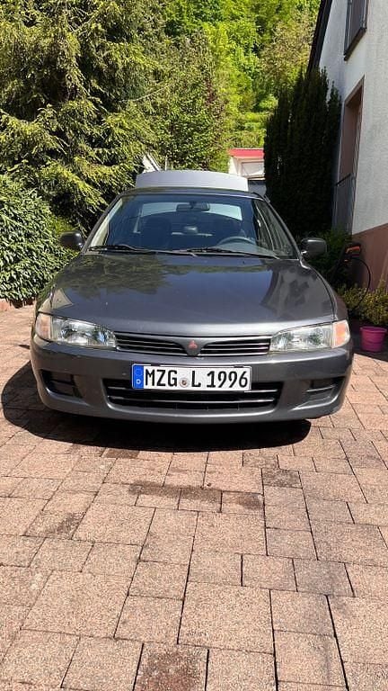 Grau Gebraucht 1996 Mitsubishi Lancer Limousine | 1.100 € - Bild 1/4