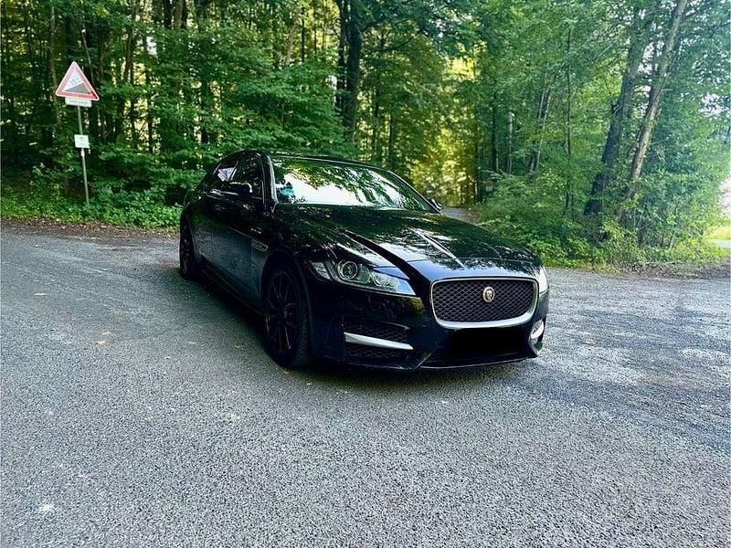 Schwarz Gebraucht 2018 Jaguar XF R-Sport Limousine | 13.890 € (Superpreis) - Bild 1/4