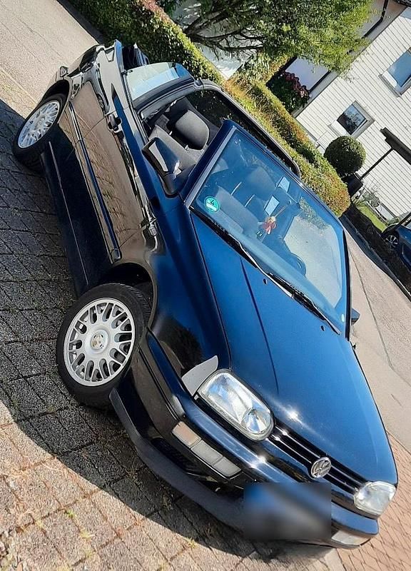 Second-hand VW Golf 101 CP (74 kW) 1997 Negru Cabrio