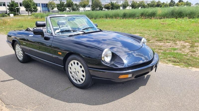 Gebraucht Alfa Romeo Spider 120 PS (88 kW) 1992 Schwarz Cabrio