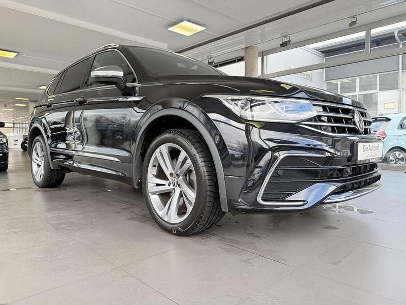 Gebraucht VW Tiguan Allspace R-line 200 PS (147 kW) 2021 Deep black perleffekt SUV