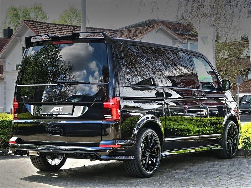 Gebraucht VW Multivan Highline 230 PS (169 kW) 2022 Schwarz Van