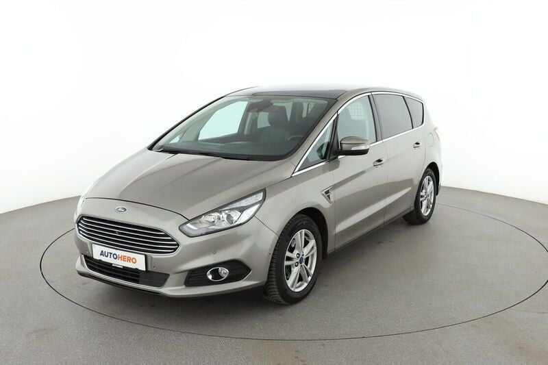 Grau Gebraucht 2016 Ford S-MAX Titanium Van / Kleinbus | 18.400 € (Fairer Preis) - Bild 1/4