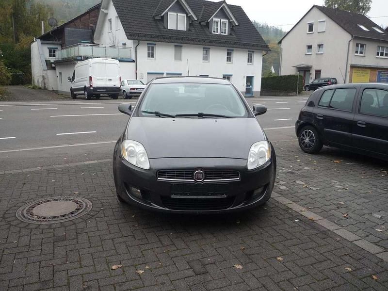 Gebraucht Fiat Bravo Dynamic 120 PS (88 kW) 2008 Grau Kleinwagen