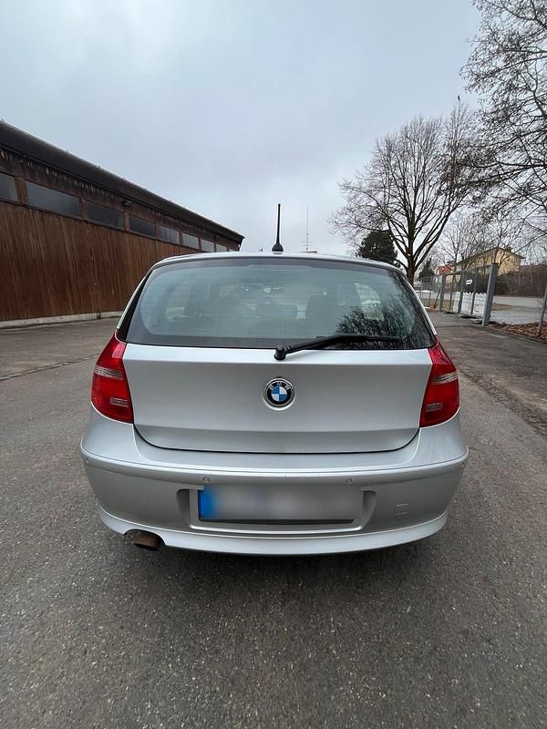 Gebraucht BMW 116 122 PS (89 kW) 2011 Silber Kleinwagen