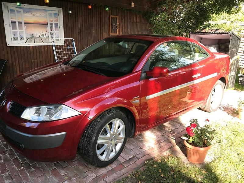 Gebraucht Renault Mégane Cabriolet 163 PS (119 kW) 2005 Rot Cabrio