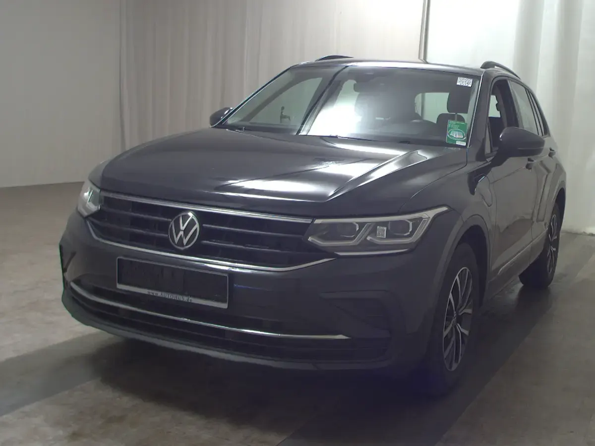 Gebraucht VW Tiguan Life 245 PS (180 kW) 2022 Grau SUV