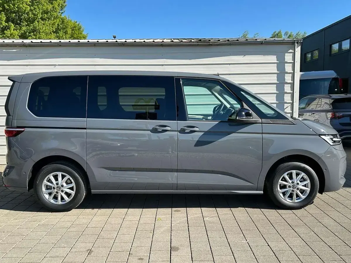 Neu VW Multivan Business 150 PS (110 kW) 2026 Pure grey uni Van / Kleinbus