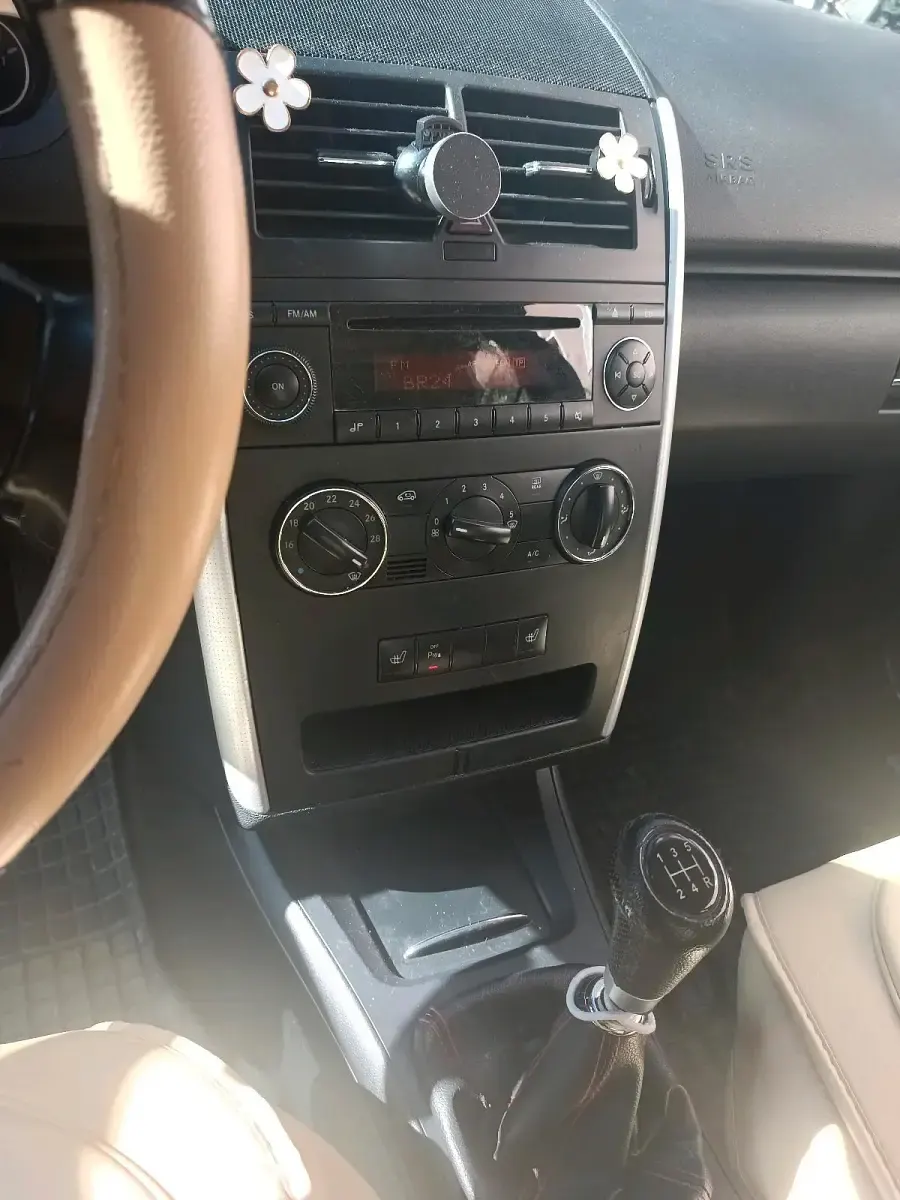 Gebraucht Mercedes A160 82 PS (60 kW) 2006 Gold Kleinwagen