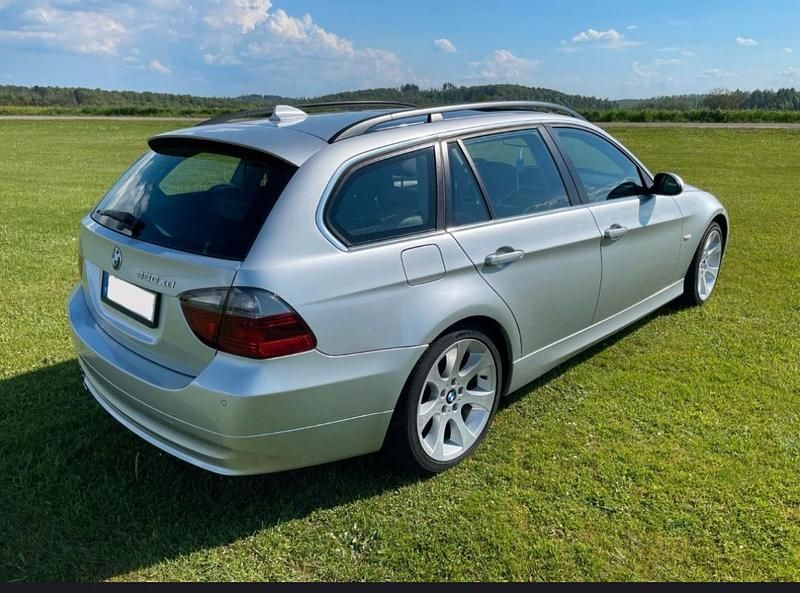 Silber Gebraucht 2008 BMW 330 Kombi | 8.500 € (Etwas zu teuer) - Bild 1/4